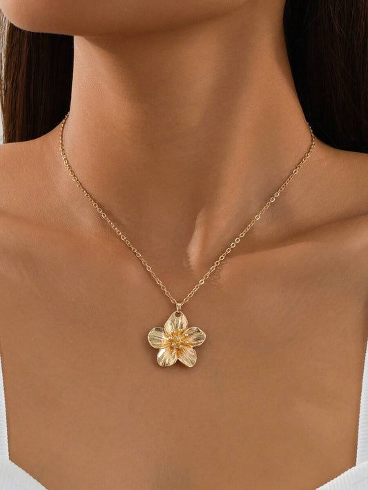 5-Leaf Flower Pendant Necklace